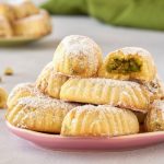 طريقة عمل معمول السميد بالفستق الحلبي