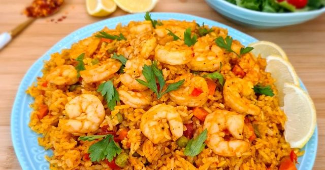 طريقة عمل رز بالجمبري والتوابل