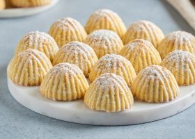 طريقة عمل معمول التمر بـالسميد