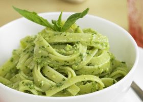 طريقة عمل سلطة المكرونة مع البستو