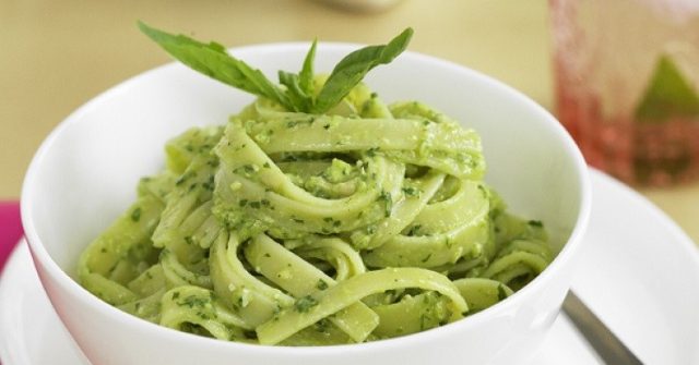 طريقة عمل سلطة المكرونة مع البستو