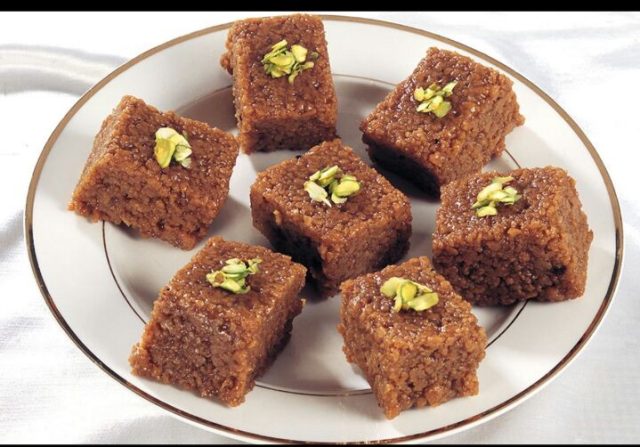 طريقة عمل حلى السميد بالكاكاو