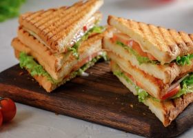 طريقة عمل ساندويش التوست المحمص بالدجاج