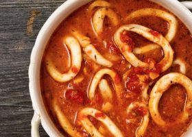 طريقة عمل طاجن السبيط بالبطاطس