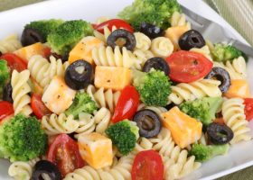 طريقة عمل سلطة مكرونة باردة