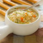 طريقة عمل شوربة الدجاج والرز