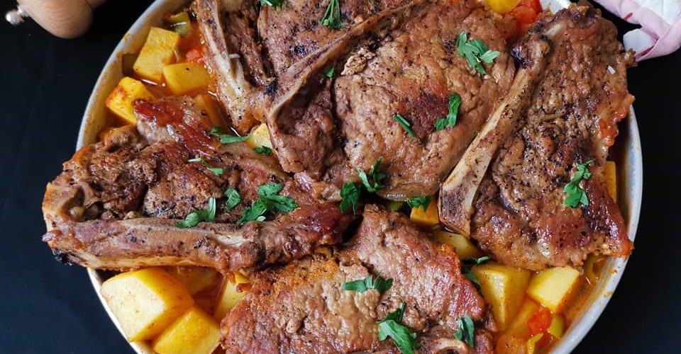 طريقة عمل صينية ريش بالبصل في الفرن