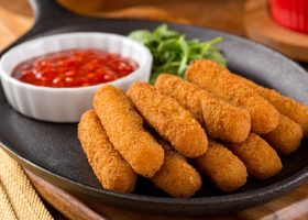 طريقة عمل أصابع الموزريلا المشوية