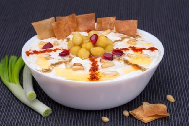 طريقة عمل أكواب فتة الحمص