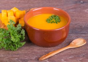 طريقة عمل شوربة القرع بالبرتقال