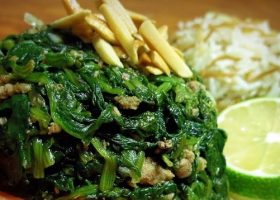 طريقة عمل الخبيزة السورية باللحم