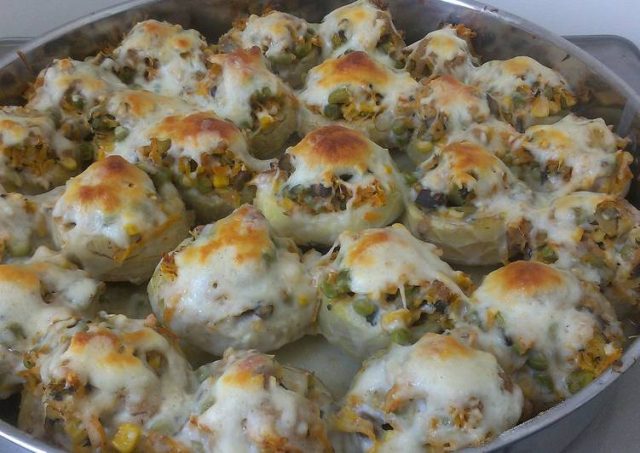 طريقة عمل ارضي شوكي بالدجاج والبشاميل