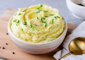 طريقة عمل بطاطس مهروسة بالجبن
