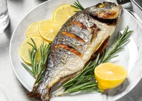 طريقة عمل سمك بالزيت والليمون للرجيم