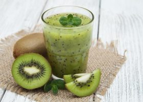 طريقة عمل سموذي الكيوي