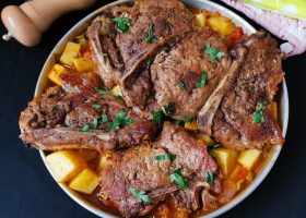 طريقة عمل صينية ريش بالبصل في الفرن