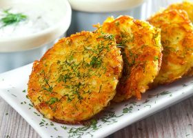 طريقة عمل اقراص البطاطس المبشورة