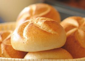 طريقة عمل الخبز الصغير بالحليب