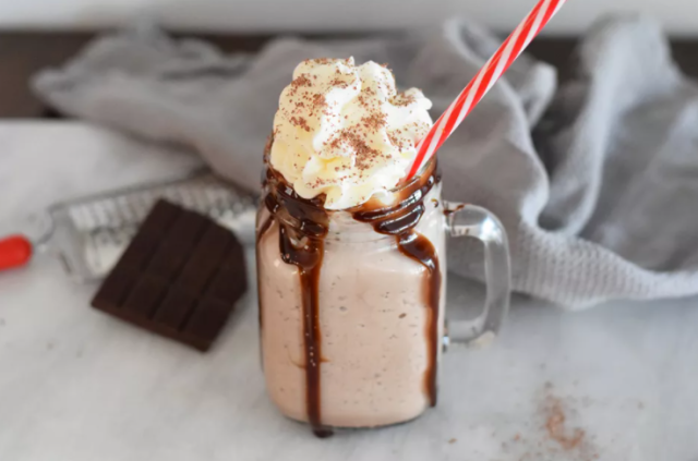 طريقة عمل هوت تشوكليت بالكريمة