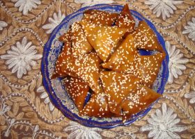 طريقة عمل البريوات المغربية باللوز