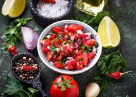 طريقة عمل السلطة الحارة الشهية