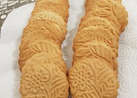 طريقة عمل بسكويت الشاي بالهيل والزنجبيل