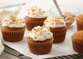 طريقة عمل كب كيك القرع بتغليفة الكريمة