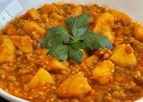 طريقة عمل العدس بالبطاطس التركية