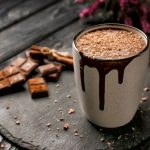 طريقة عمل هوت تشوكليت بالقرفة