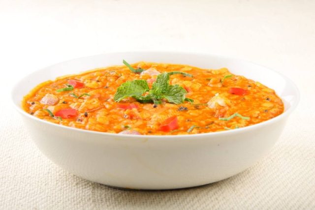 طريقة عمل شوربة العدس بالبرغل والأرز