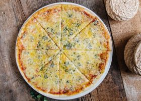 ‏طريقة عمل بيتزا الفور تشيز ايطالي