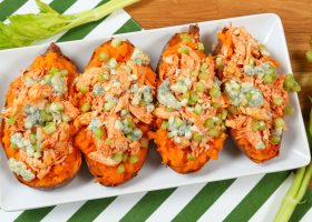 طريقة عمل البطاطس الحلوة المحشية ببافلو الدجاج