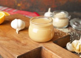 طريقة عمل الثوم المحمر بالزبادي