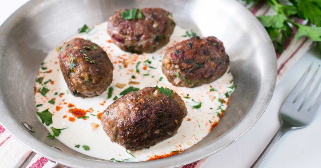 طريقة عمل صينية كفتة اللحم بالطحينة