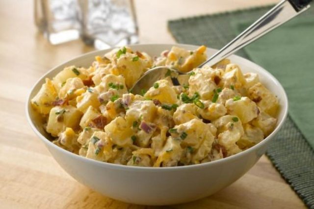 طريقة عمل سلطة البطاطس بالماسترد