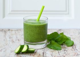 طريقة عمل سموثي الخيار والزنجبيل