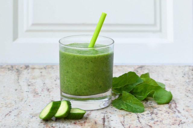 طريقة عمل سموثي الخيار والزنجبيل