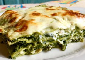 طريقة عمل لازانيا بالسبانخ والبشاميل