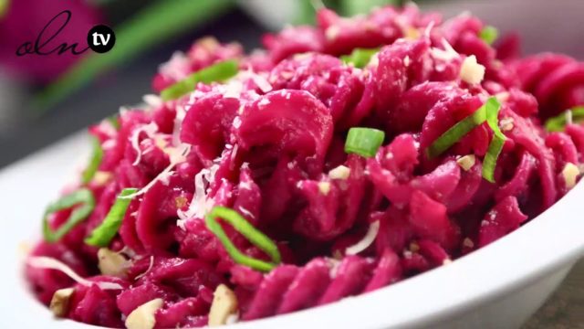 طريقة عمل المكرونة بالشمندر