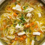 طريقة عمل شوربة دجاج بالشعيرية