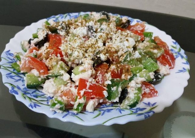 طريقة عمل سلطة جبنة المش