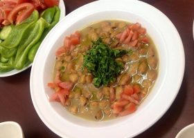 طريقة عمل الفول بالثوم