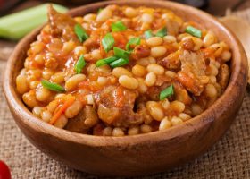 طريقة عمل الفاصوليا البيضاء بالخضار