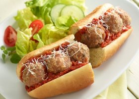 طريقة عمل ساندويش كرات اللحم الشهية