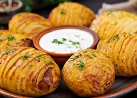 طريقة عمل بطاطس الاكورديون بالفرن