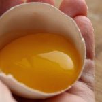 فوائد صفار البيض للوجه الجاف