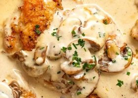 طريقة عمل فيليه السمك بصلصة المشروم