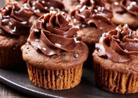 طريقة عمل كب كيك بالكاكاو