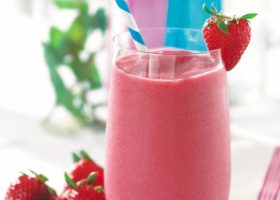 طريقة عمل سموذي الأفوكادو بالفراولة الصحي