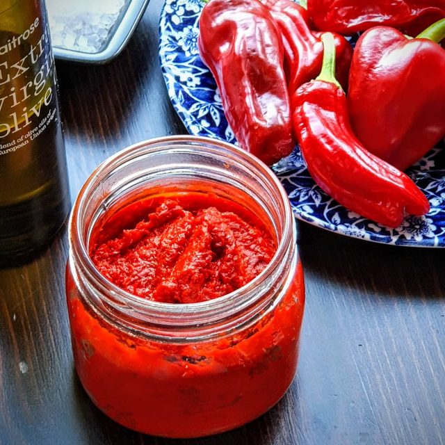 طريقة عمل صلصة المحمرة الشامية